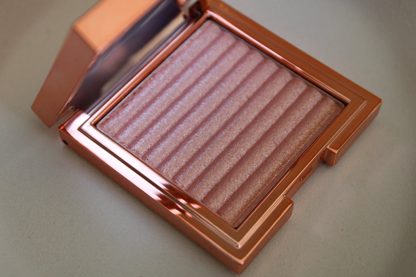 .shine- pallet highlighter with mirror