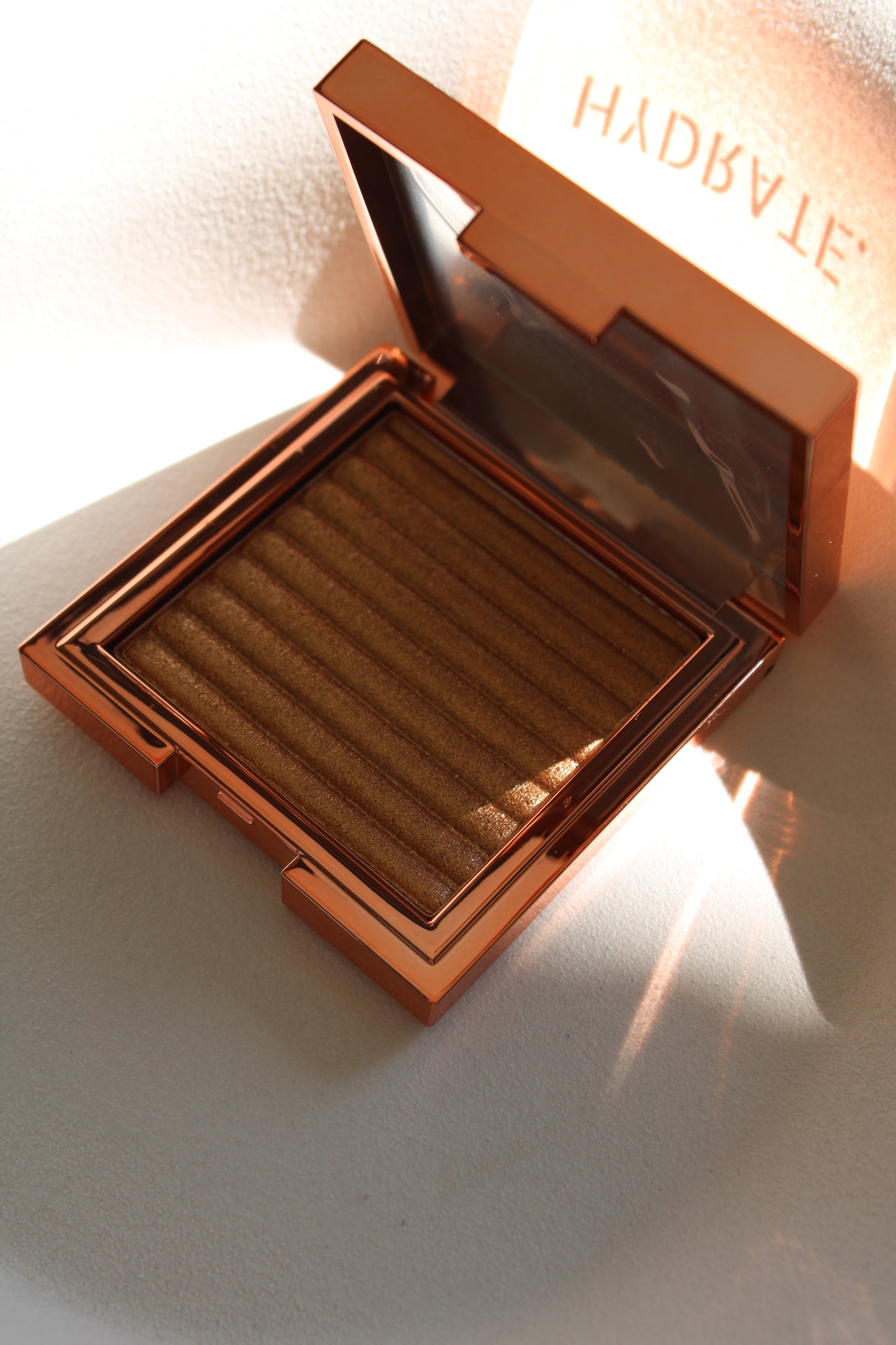 .shine- pallet highlighter with mirror